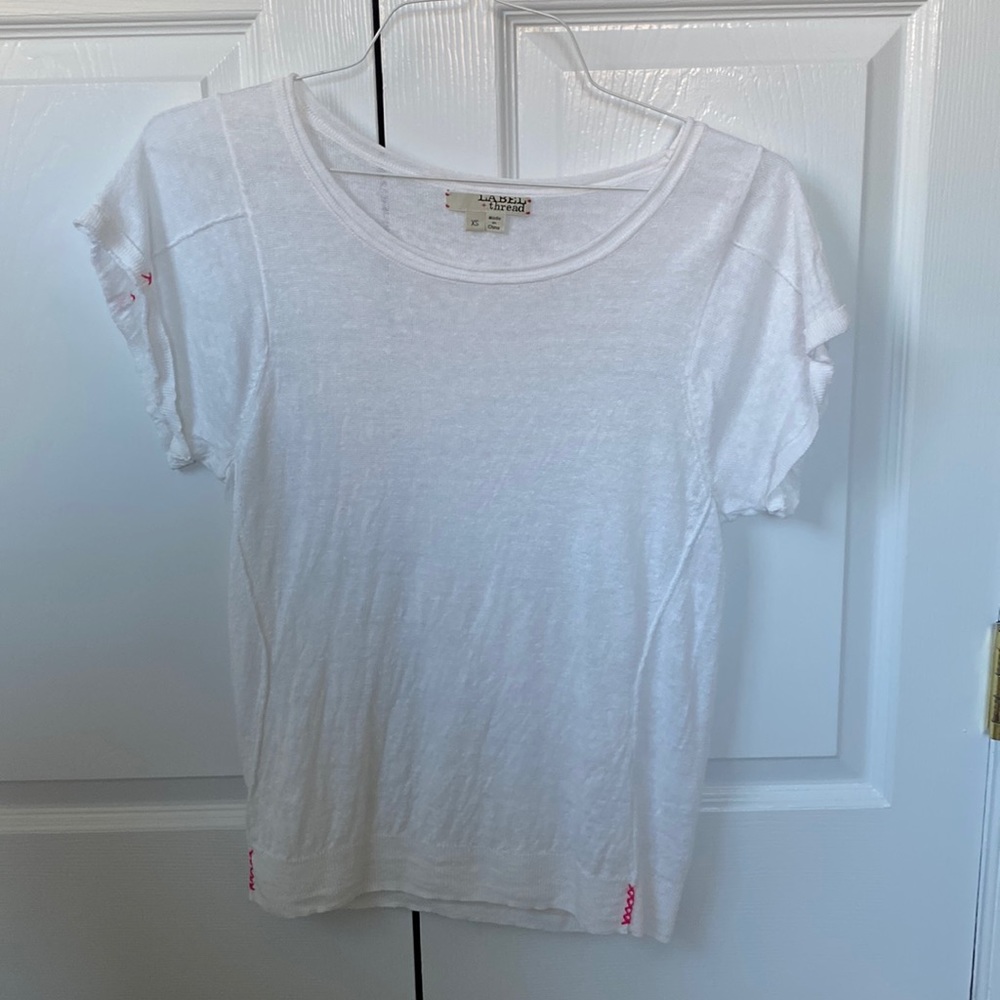 Label + thread Seamed Summer Tee. Size XS. Loose Fit. Linen. White.